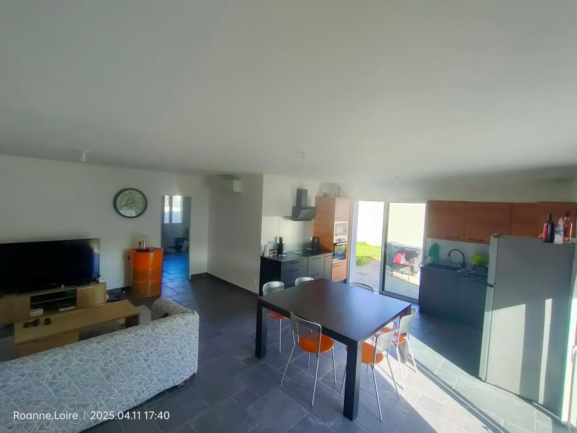Chambre Dans Maison Plain-Pied Moderne Roanne Exterior foto